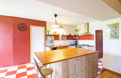 Chalais House | Holiday Home 'Gîte Des Bois Du Charme' with Private Terrace and Private Garden