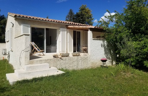 Valreas House | Holiday Home 'Rose Antique' with Private Pool, Wi-Fi and Air Conditioning