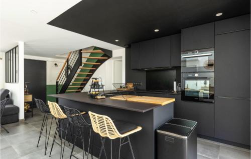 Saint-Jean-de-Monts House | Home With Private Pool