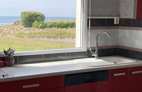 Plouescat House | House facing the sea, feet in the water.