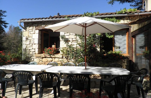 Sarlat-la-Caneda House | House for 15 people in Salat, 100 m2 heated shared pool, wifi