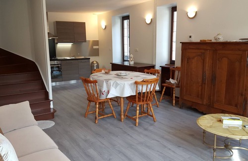 Pouilly-sur-Loire House | House N° 5 Place de l'église, Pouilly-sur-Loire.