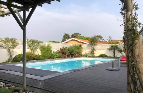 Capbreton House | House with swimming-pool for 10/12 persons- Free Wifi