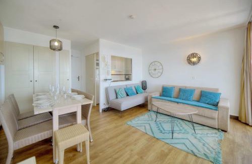 La Croix des Gardes Apartment | IMMOGROOM - sea view - Pool - Terrace - Parking - Wifi - AC