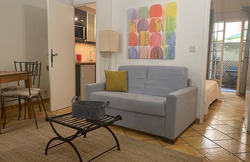 Avignon City Centre Apartment | In Avignon's trendy district - Historic center - Quiet street - Terrace