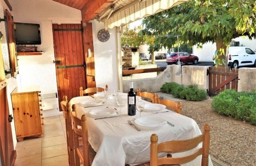 Les Ayguades House | L'Hacienda by Interhome