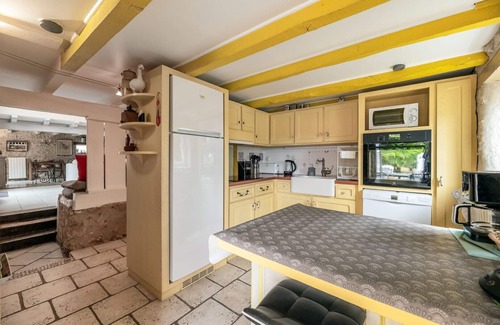 Limeyrat House | La Jandrine – Charming House with Private Heated Pool and Large Enclosed Garden