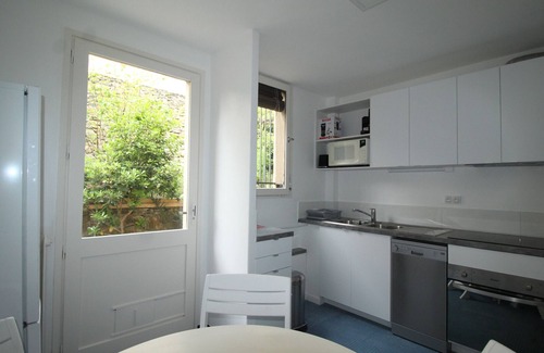 Collioure Apartment | Large apartment with terrace 300m from the beach in Collioure