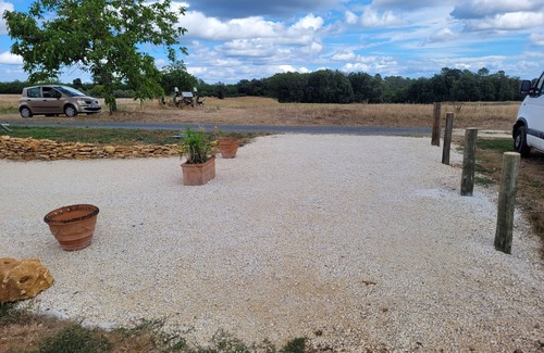 Proissans Apartment | Large T2, cosy quiet 5 minutes from Sarlat. pets welcome