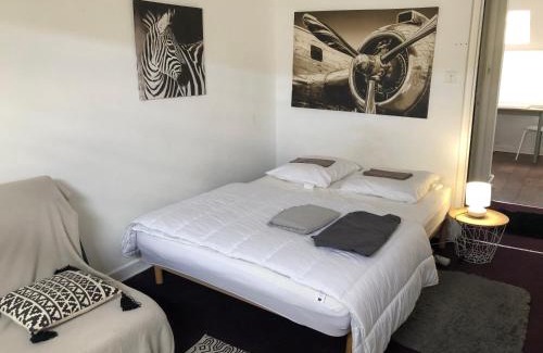Aurillac Apartment | Le Victor Hugo 4 D et sa pizza offerte