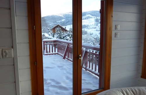 Basse-sur-le-Rupt Ski Chalet | Les Hortensias Bleus. Quiet chalet, WIFI & panoramic view. Near La Bresse