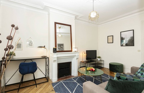 Saint-Victor Apartment | Lovely 1BR with Balcony Steps from the Seine and Notre Dame