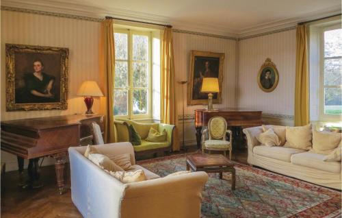 Saint-Michel-de-Chavaignes House | Lovely Home In St Michel D,chavaignes