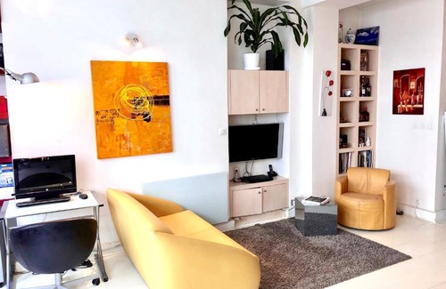 Saint-Victor Apartment | Modern Design Loft Apartment, Steps to Notre Dame