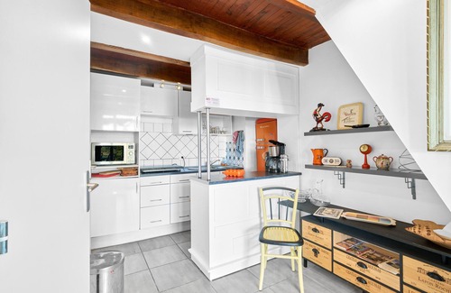 Ribagnac House | Pech Chabrol: Family Cottage with Pool and Vineyard View