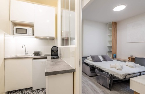 Auteuil Apartment | Quiet, Minimalist Studio in 16th - 2min from Metro