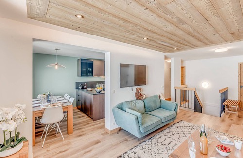Le Lavachet Apartment | Renovated 4* Duplex Apartment, Ski-in/Ski-out, 8 People, 82m², Balcony, Premium Amenities