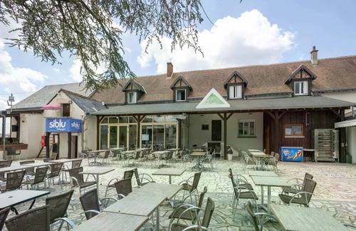 Veuzain-sur-Loire Resort | Resort ∙ 3 bedrooms ∙ 6 guests