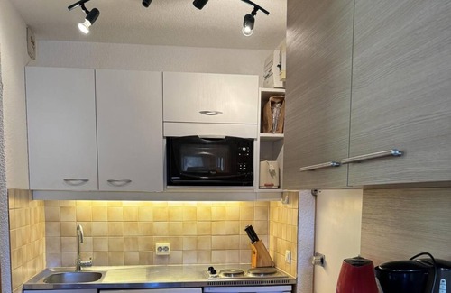 Belle Plagne Apartment | Ski-in/ski-out & foot of the slopes, 1st floor, view ski slopes, balcony, tv, 25m², La Plagne