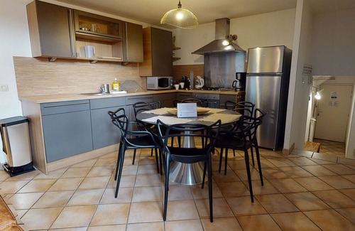 Colmar Centre Ville Apartment | sous les tilleuls 80m2 1 free parking 2br