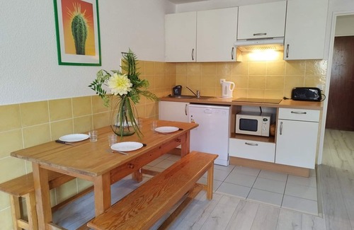 Orcieres-Merlette Apartment | Spacious 2-Room Cabin, 8 Pax - Ski-In/Ski-Out, Near Sports Center, North-West Facing
