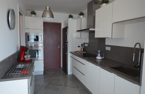 Calvi Apartment | Spacious apartment with terrace and unique bay view at 3 minutes from the beach.