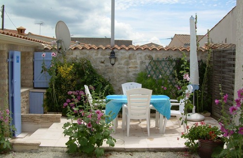 Saint-Pierre-d'Oleron House | Stone house, large swimming pool. quiet, near sea1,.5 km classified 4 stars