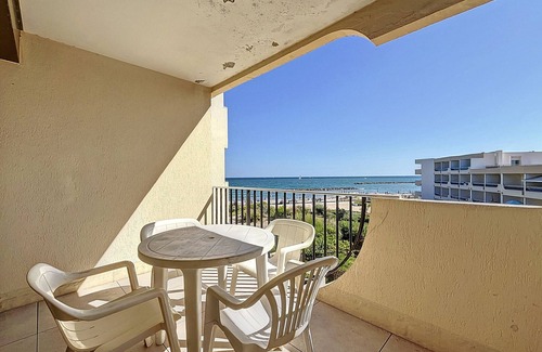Palavas-les-Flots Apartment | Studio in Palavas-les-Flots - Sleeps 4, parking and WIFI