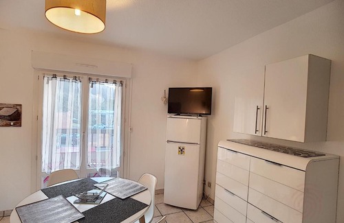 Lamalou-les-Bains Apartment | Studio Lamalou-les-Bains, 1 pièce, 2 personnes - FR-1-451-84