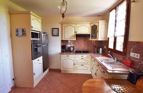 Madaillan Villa | Stunning private villa for 6 people with private pool, WIFI, A/C, TV, terrace and pets allowed