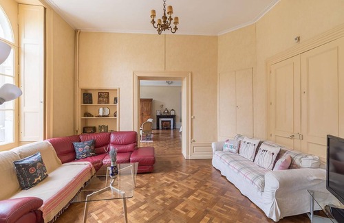 Fontenay-le-Comte House | Suite-Family-Private Bathroom-Pool view-suite 4 etoiles