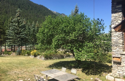 Mont-Dauphin Ski Chalet | Very large chalet in high mountains!