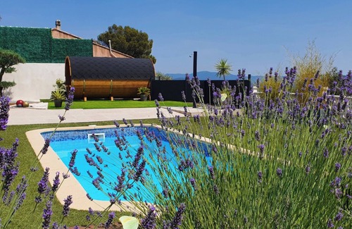 Sainte-Anastasie-sur-Issole Villa | Villa 'La Pépite D'amour' with Private Pool, Wi-Fi and Air Conditioning