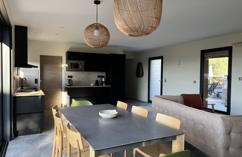 Pietrosella Villa | Villas Agosta - Camelia - sea view 50 meters from the beach (PMR standard)