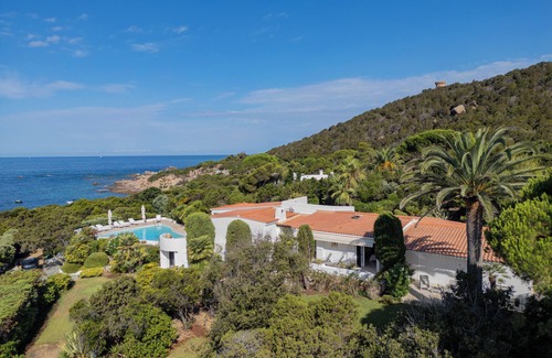 Isolella Villa | Waterfront, villa on the Isolella peninsula, 5 bedrooms, pool, sea view