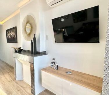 Villefranche-de-Lauragais Apartment | Élégance Lauragaise * Wifi * Netflix * Terrasse