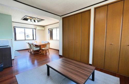 Tadotsu-cho House | 一棟貸切宿 空と家 日の出