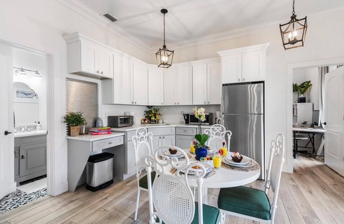 Old Northwood Historic District House | 1 Queen BR | 1 Full bathroom w/Patio & Grill!