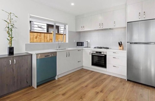 Papakura House | 1 Spacious bedroom available