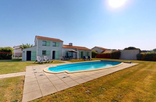 L'Aiguillon-sur-Vie Villa | 100 m² Villa ∙ 4 bedrooms ∙ 8 guests