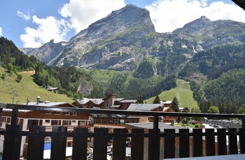 Pralognan-la-Vanoise Apartment | 10m from ski slopes, 4th floor, balcony, parking, tv, ski locker, 24m², Pralognan-la-Vanoise