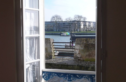 La Rochelle City Centre Apartment | 120€ per night for 4 people 7 Nights minimum.