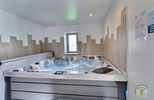 Dol-de-Bretagne House | 123 m² Gîte ∙ 3 bedrooms ∙ 10 guests
