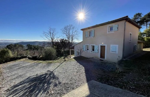Joyeuse House | 126 m² House ∙ 4 bedrooms ∙ 8 guests