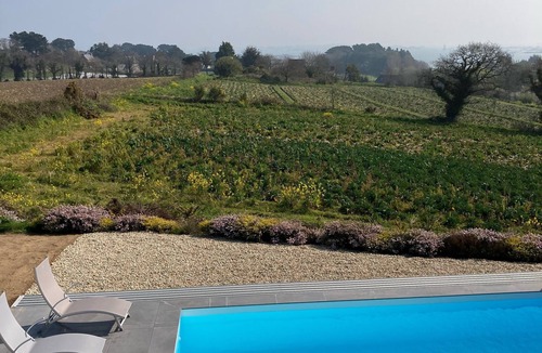 Lanmodez House | 14-person villa with sea view and heated indoor pool.