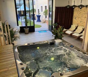 Centre-ville rive gauche Bed & Breakfast | 156 m² Bed and breakfast ∙ 4 guests