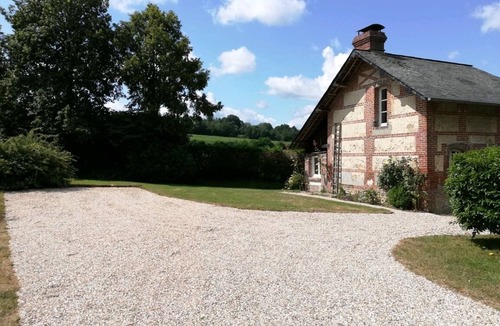 Le Mesnil-sur-Blangy House | 15 minutes from Deauville-Trouville, quiet, in a beautiful Norman property.