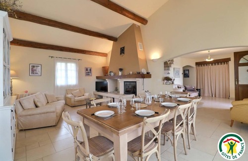 Le Pegue House | 150 m² Gîte ∙ 4 bedrooms ∙ 8 guests