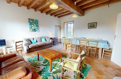 Saint-Julien-des-Landes House | 160 m² House ∙ 5 bedrooms ∙ 12 guests