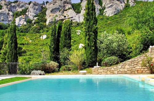 Les Baux-de-Provence House | 160 m² Farmhouse ∙ 4 bedrooms ∙ 4 guests